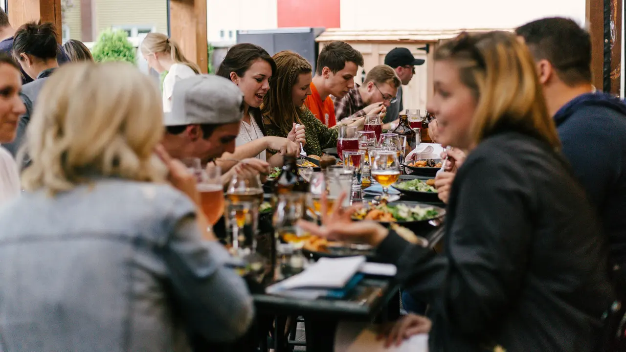 Cracker Barrel Requires Employees to Only Eat at Their Own Restaurants, What's Going On?