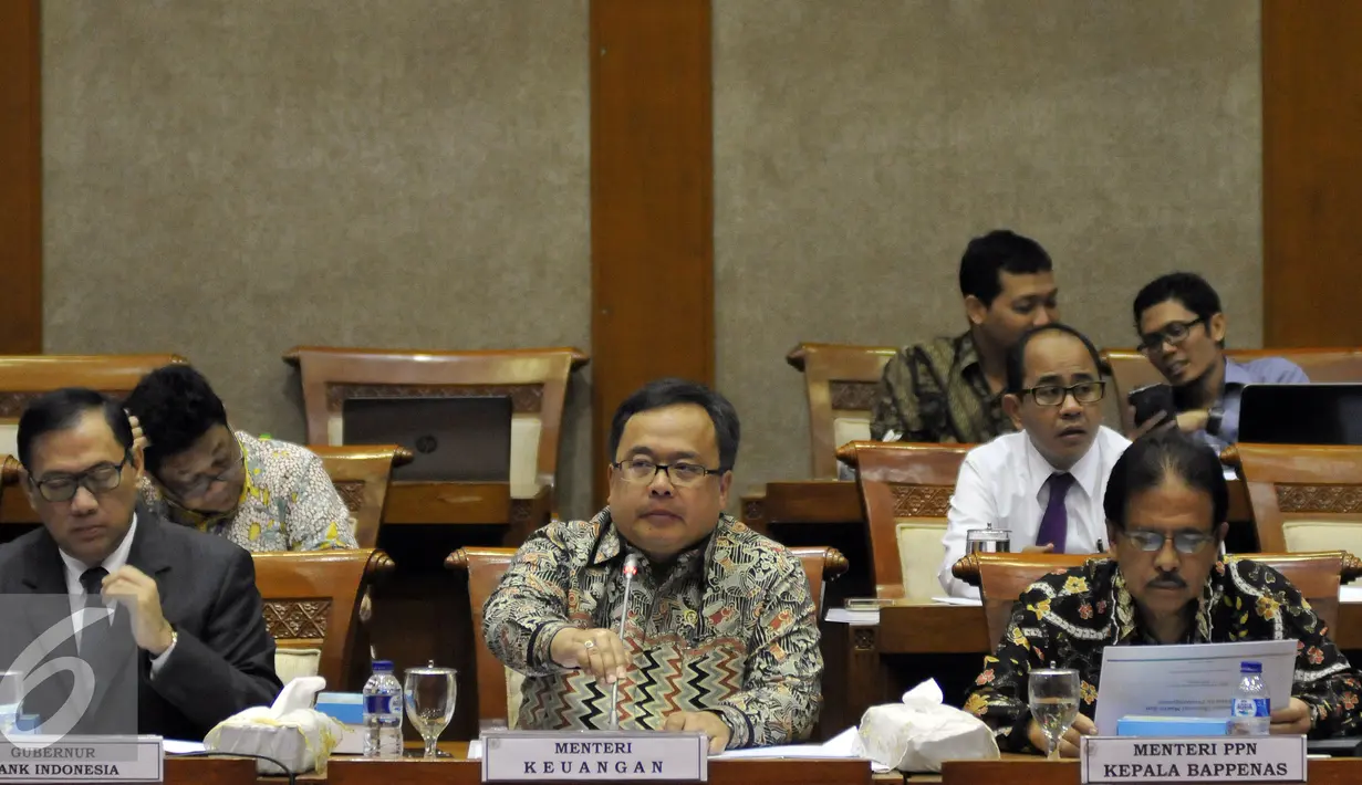 (Ki-ka) Gubernur BI,  Agus D.W. Martowardojo, Menkeu Bambang Brodjonegoro dan Menteri PPN Sofyan Djalil saat menghadiri Rapat Kerja dengan Komisi XI DPR di Kompleks Parlemen Senayan, Jakarta, Kamis (14/7). (Liputan6.com/Johan Tallo)