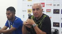 Mario Gomez, pelatih Persib Bandung. (Bola.com/Muhammad Ginanjar)