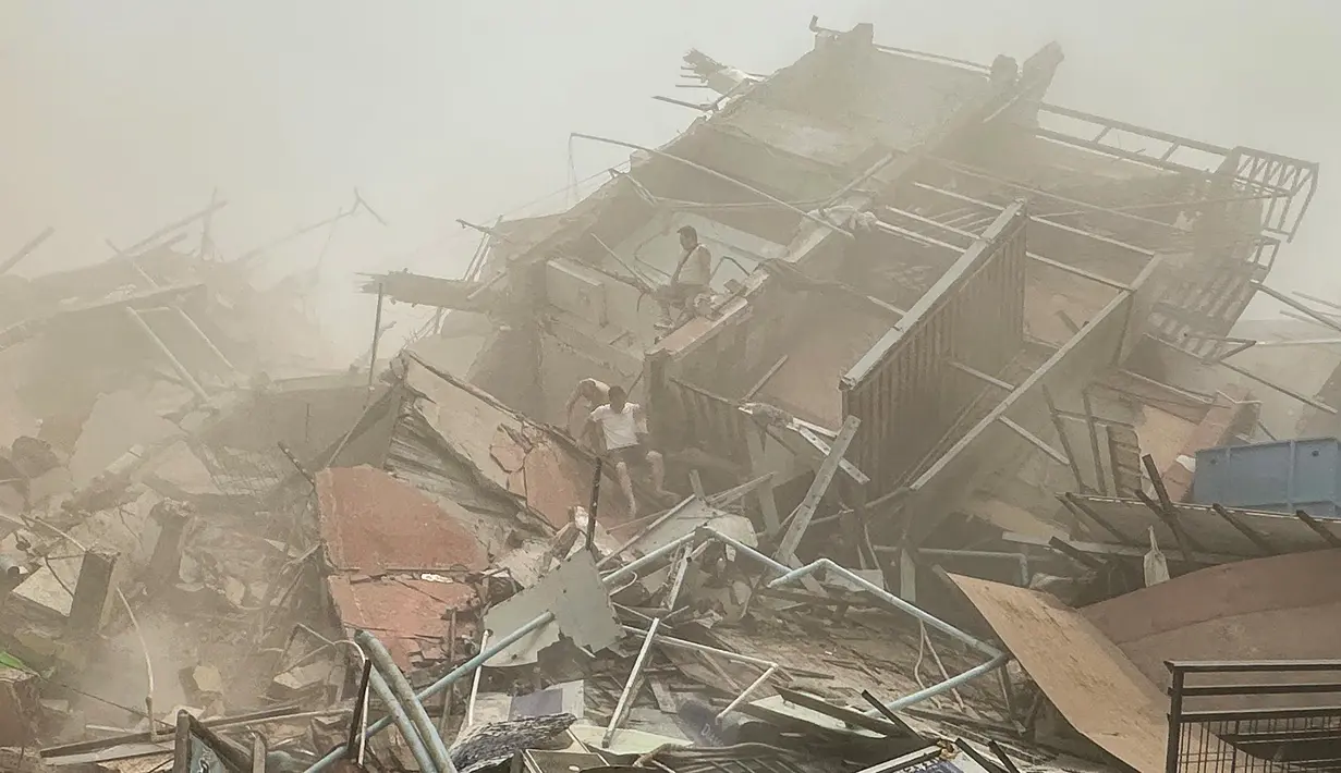 Jumlah tersebut kemungkinan besar bertambah, mengingat gempa menyebabkan kerusakan infrastruktur yang sangat parah. (Foto: AFP)