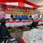 Konferensi pers pengungkapan kasus penyelundupan sabu-sabu seberat 1,198 ton di wilayah Pangandaran, Jawa Barat, di Pusdik Intelijen, Kabupaten Bandung, Kamis (24/3/2022). (Foto: Liputan6.com/Huyogo Simbolon)