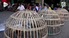 Aparat Kepolisian Polres Pelabuhan Tanjung Perak Surabaya, melakukan penggerebeakan tempat arena judi sabung ayam digerebek di kawasan pasar Bulak Banteng Timur, Surabaya.