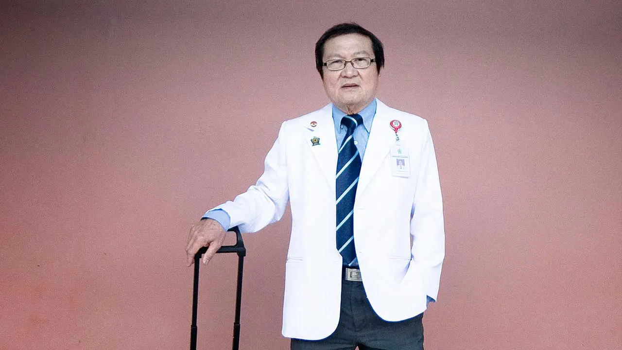 Lie Dharmawan: Dokter Dermawan dengan Rumah Sakit Apungnya