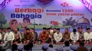 Presiden Jokowi bersama Wapres Jusuf Kalla dan sejumlah dirut Bank-Bank milik negara saat menghadiri buka bersama yang diselenggarakan oleh anggota Himpunan Bank-Bank Negara (Himbara) di JCC, Jakarta, Kamis (2/7/2015). (Liputan6.com/Faizal Fanani)