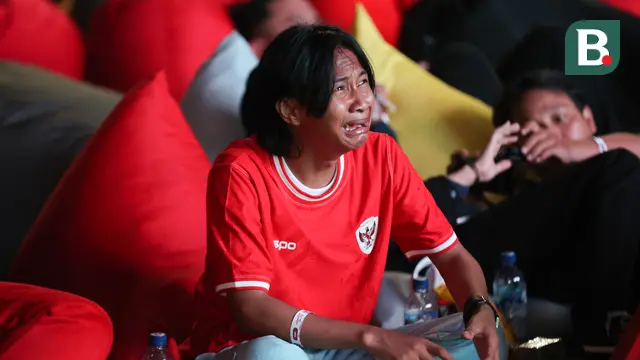 Foto: Ragam Ekspresi Suporter Timnas Indonesia saat Nobar Pertandingan Melawan China di Kualifikasi Piala Dunia 2026