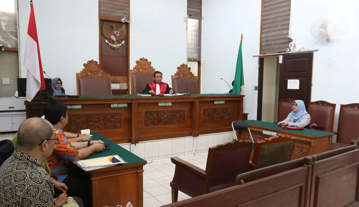 Suasana sidang praperadilan mantan Direktur Utama Perum Jasa Tirta II Djoko Saputro terhadap KPK di PN Jakarta Selatan, Selasa (15/10/2019). Sidang beragendakan jawaban dari pihak termohon yakni KPK. (Liputan6.com/Herman Zakharia)