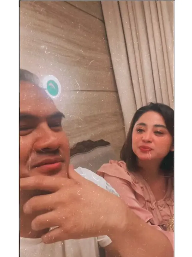6 Potret Keakraban Dewi Perssik dan Saipul Jamil di Momen Sahur Bersama