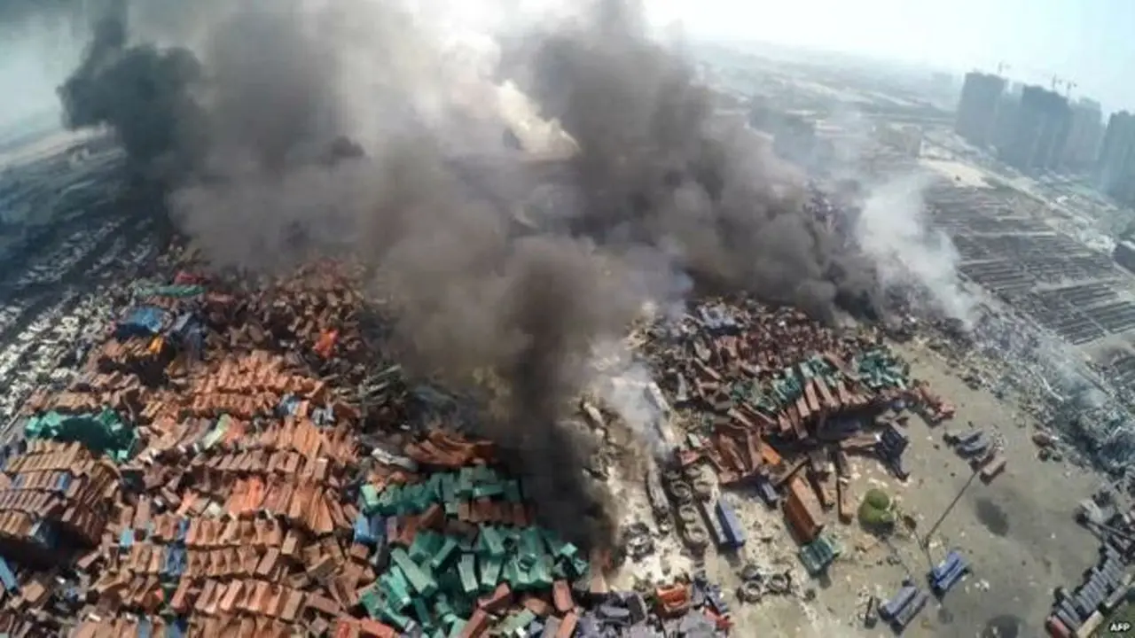 Api Masih Berkobar 36 Jam Usai Ledakan di Pelabuhan Tianjin