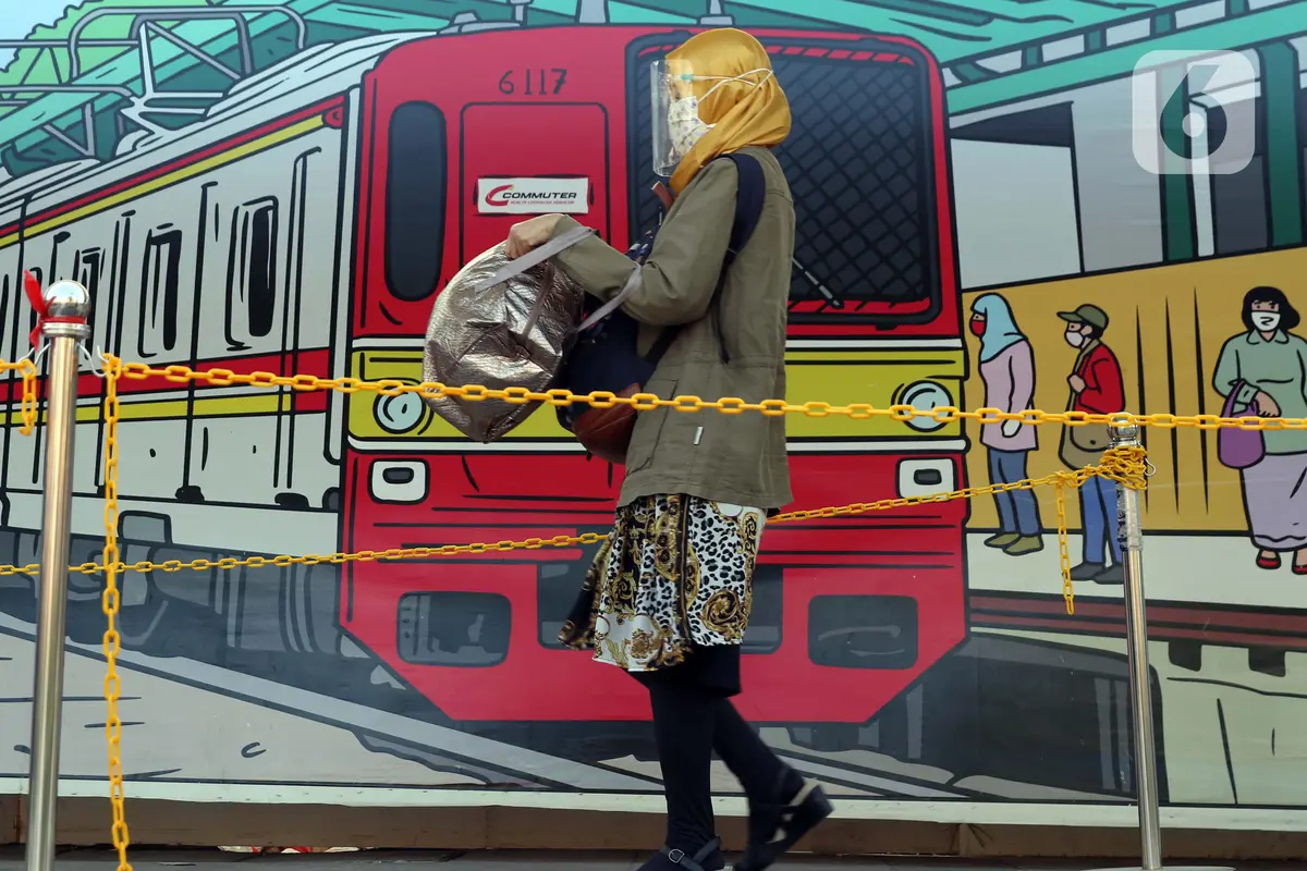 FOTO: Protokol Kesehatan Calon Penumpang KRL CommuterlineFOTO: Protokol Kesehatan Calon Penumpang KRL Commuterline