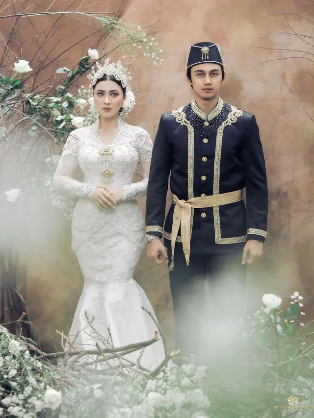 Usung Adat Minahasa, Ini 7 Potret Prewedding Caesar Hito dan Felicya Angelista
