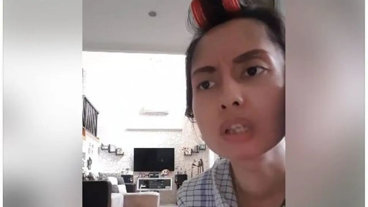[Bintang] Arisan Pakai Dolar dan Baju Seragaman, Video Kocak Emak-emak Zaman Now Curhat Ini Kocak Banget