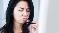 hempas rambut lepek dengan 5 bahan alami/shutterstock/doucefleur