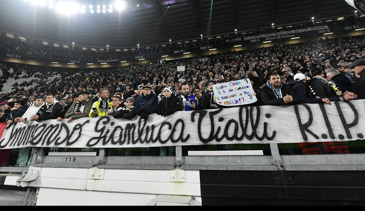 Total 5 gelar disumbangkan Gianluca Vialli semasa 4 musim penampilannya bersama Juventus. Gelar Piala UEFA diraihnya pada musim 1992/1993, Liga Italia Serie A dan Coppa Italia pada musim 1994/1995, Super Coppa Italia pada tahun 1995 dan gelar Liga Champions pada musim 1995/1996. (AFP/Isabella Bonotto)