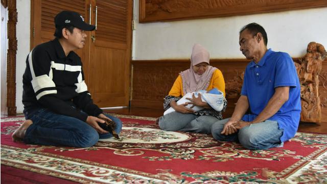 Keluarga 4 Anak Ditahan RS di Purwakarta