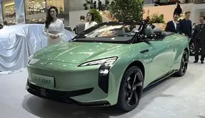 Hongqi EH7 konvertibel mendebut di Beijing Auto Show 2024.