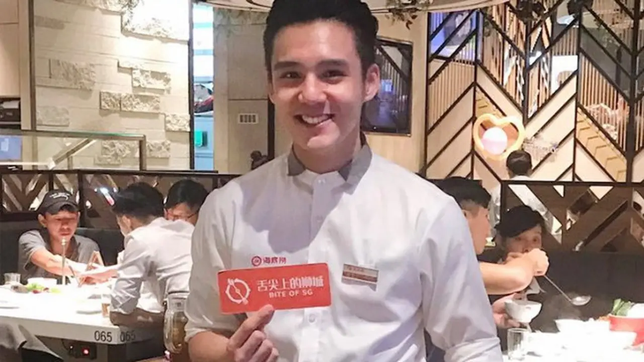 Pelayan ganteng