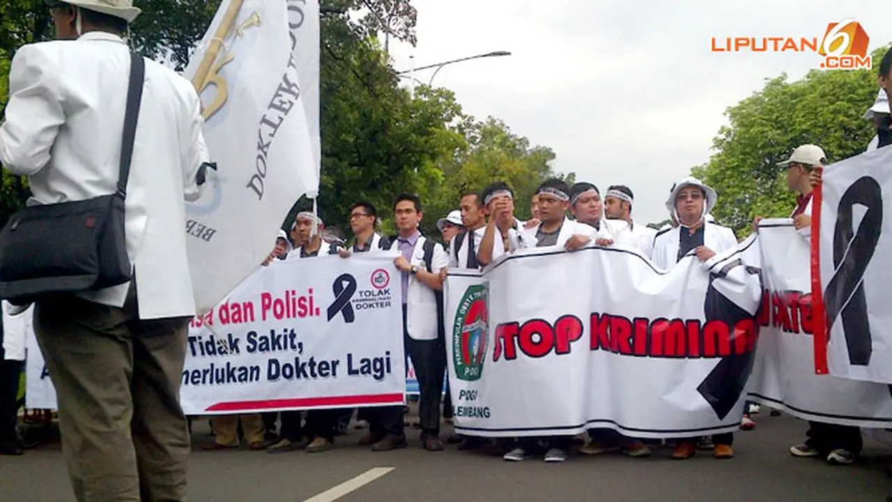 dokter-demo-131127b.jpg