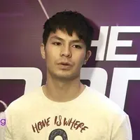 Menurut Fero Walandouw, pengalaman menariknya adalah saat syuting sinetron ‘Diam-diam Suka’ di SCTV. Selain syuting, Fero banyak menciptakan beberapa gerakan dance, sehingga membuat SCTV tertarik untuk membuat program baru yang bernama Dance Icon...