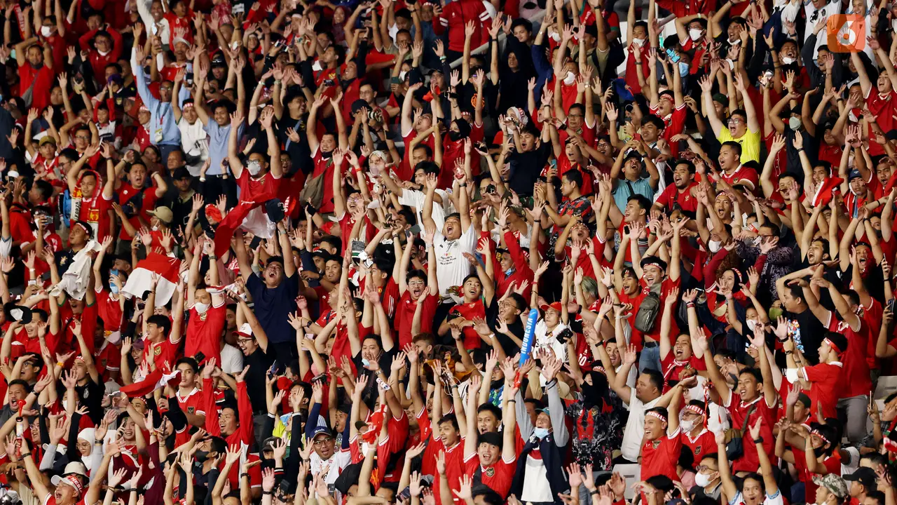 Foto: Euforia Suporter saat Dukung Timnas Indonesia, Tuntas Sudah Kerinduan di SUGBK