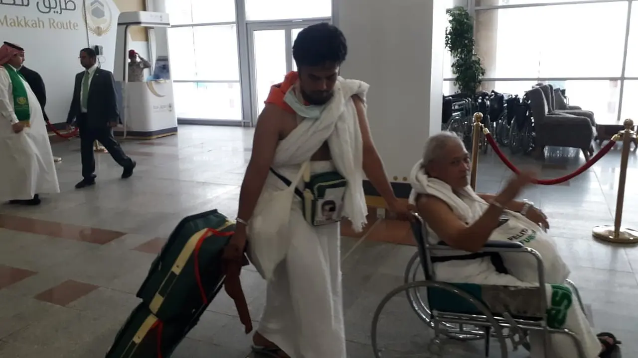 Jemaah haji terakhir yang tiba di Arab Saudi berasal dari Embarkasi Jakarta JKS-97 di Jeddah. Daker Bandara Kemenag