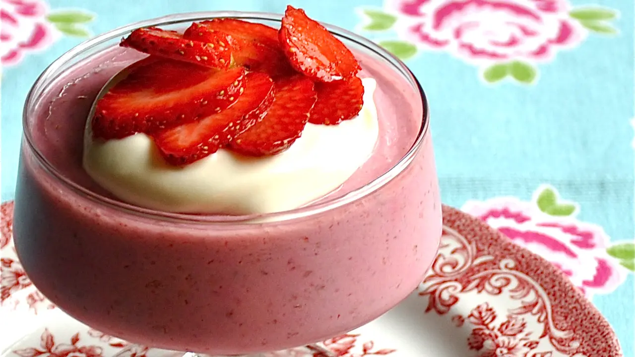 Strawberry Fool, Resep Mudah untuk Temani Malam Minggumu