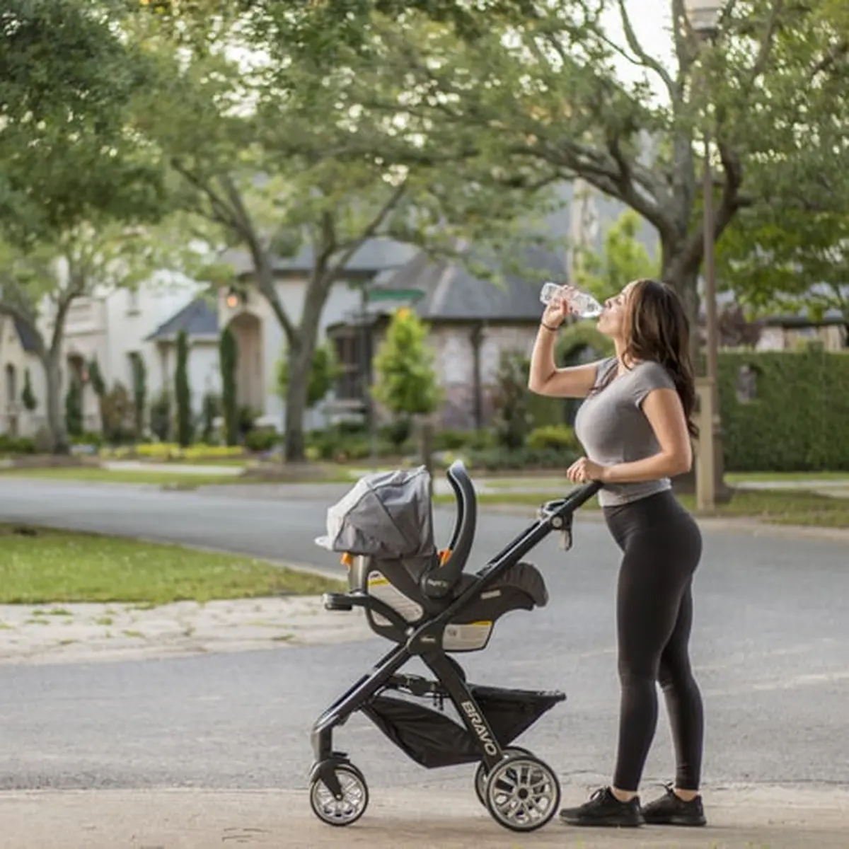 Perlukah membeli stroller online bayi
