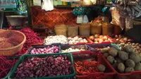 Pantauan harga di Pasar Sumber Artha, Bekasi. Foto: (Liputan6.com/Bawono)