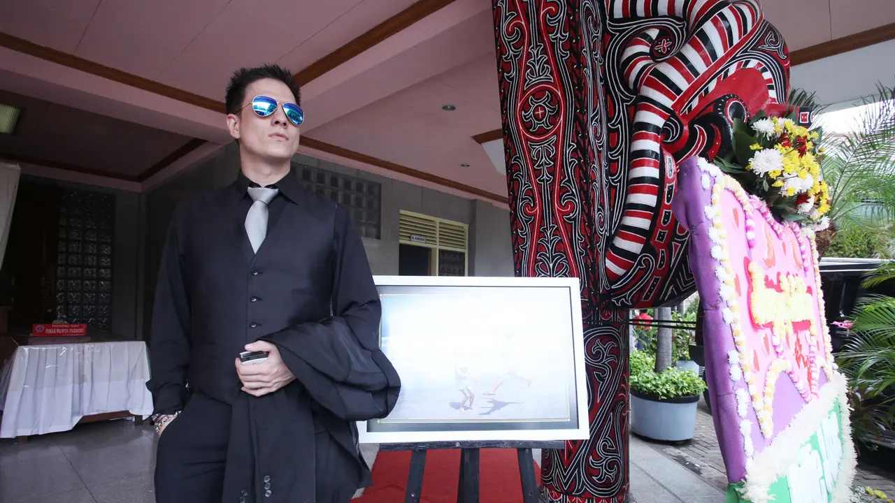 Selfie saat Olga Meninggal, Bertrand Antolin Tuai Kecaman