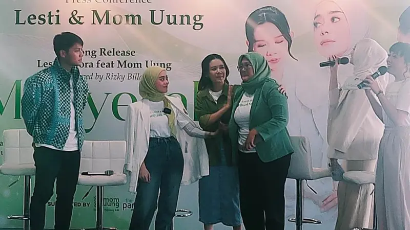 Peluncuran Lagu dan MV Terbaru Lesti Kejora, Menyerah featuring Mom Uung. (Liputan6.com/Henry)