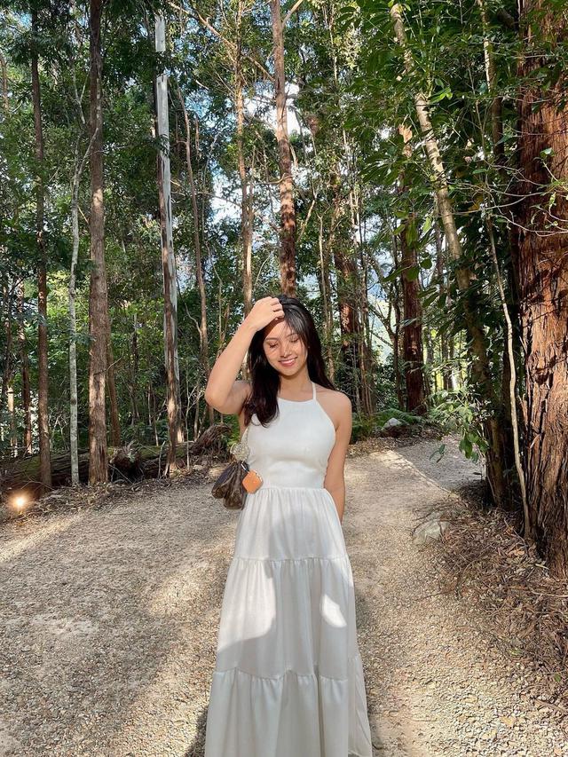 Tampil Stylish, Ini 7 Potret Angie Marcheria Saat Liburan ke Australia