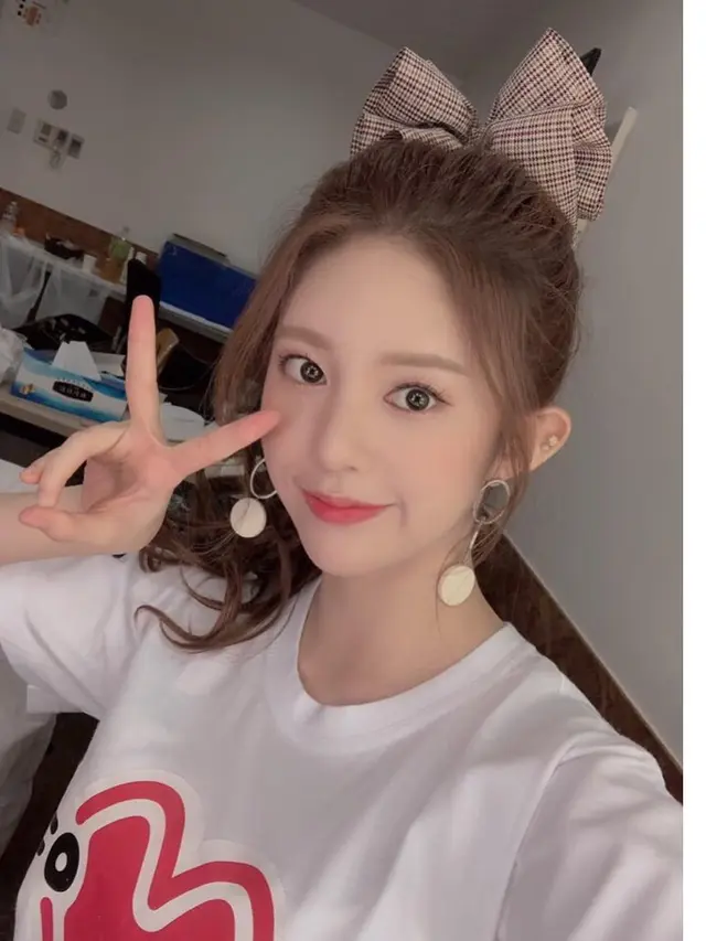 Daisy Momoland (Instagram/ momoland_official - https://www.instagram.com/p/BtvY3SdHfac/)