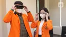 Mahasiswa menguji coba kacamata virtual reality di Kampus Semanggi, Jakarta Senin (21/3/2022). Unika Atma Jaya dan PT WIR Asia berkolaborasi mengembangkan mata kuliah di metaverse sebagai bagian dari ekosistem Metaverse Indonesia yang akan diluncurkan pada Presidensi G20. (merdeka.com/Arie Basuki)