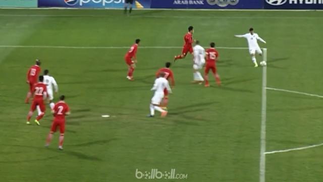 Berita video bek Yordania, Moussa Al Tamari, mencetak gol indah ke gawang Hong Kong. This video presented by BallBall.