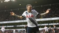 Tottenham Hotspur, Kieran Trippier merayakan golnya ke gawang Watford pada lanjutan Liga Premier Inggris pekan ke-25 di White Hart Lane, London Utara, Sabtu (6/2/2016). (AFP/Justin Talls)