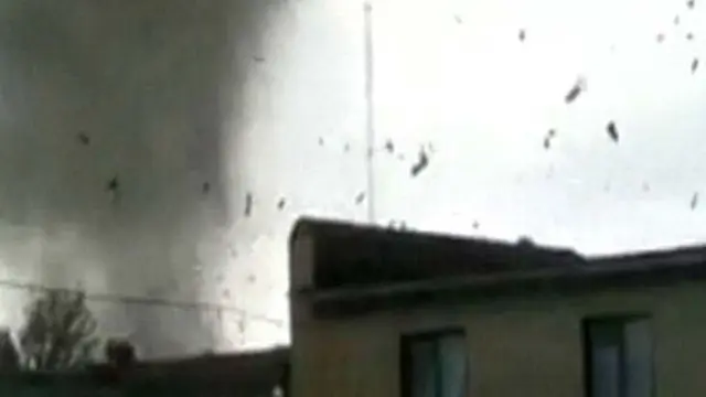 Dihantam Tornado, 15 Orang Cedera