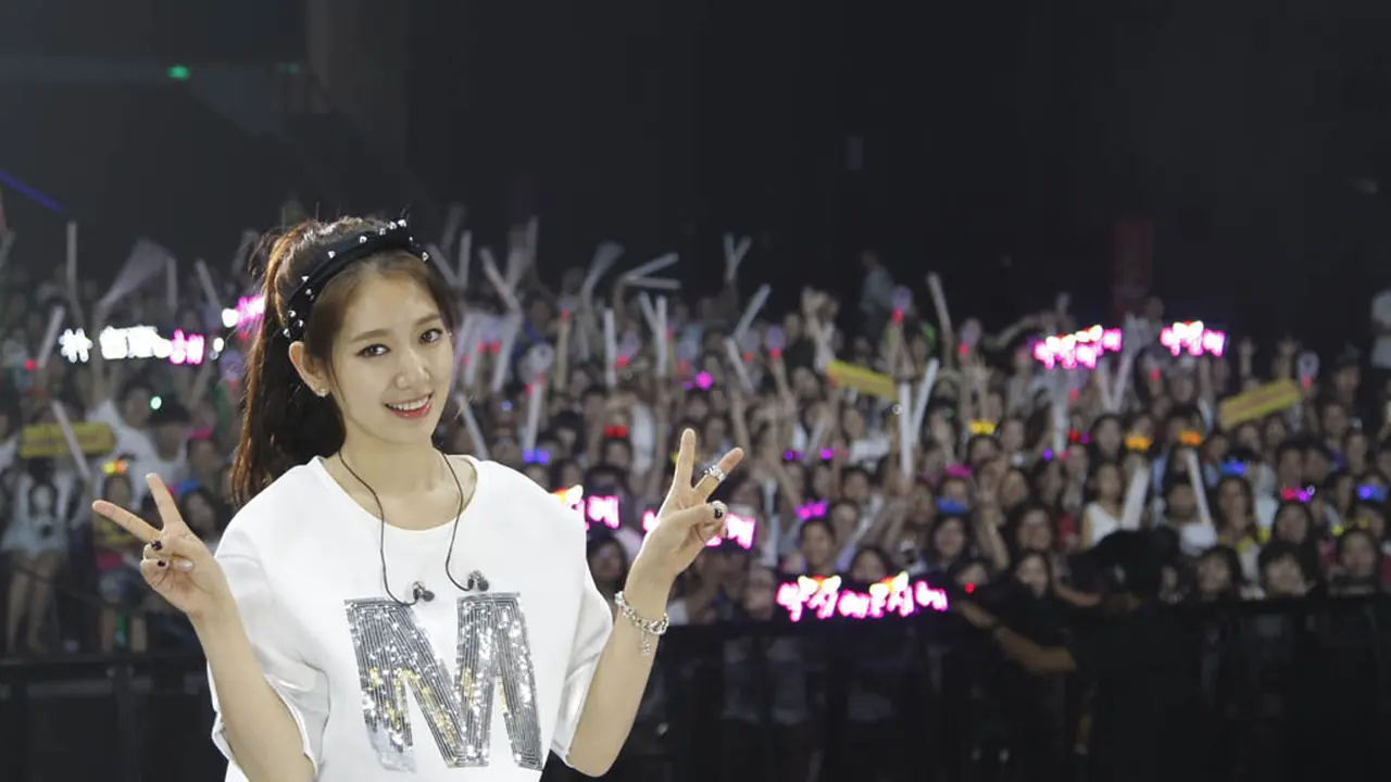 Demi Lee Hong Ki, Park Shin Hye Jadi Fangirl FT ISLAND