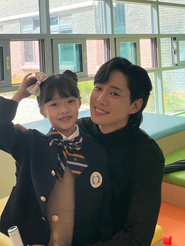 Oh Ji Yul dan Park Sung Hoon di balik layar drakor The Glory. (Instagram/ boxabum)