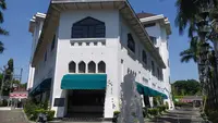 Gedung Wismilak Surabaya digeledah Polda Jatim. (Dian Kurniawan/Liputan6.com)