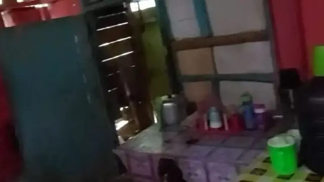 6 Potret Rumah Fajar Sad Boy, Sederhana Berdinding Kayu