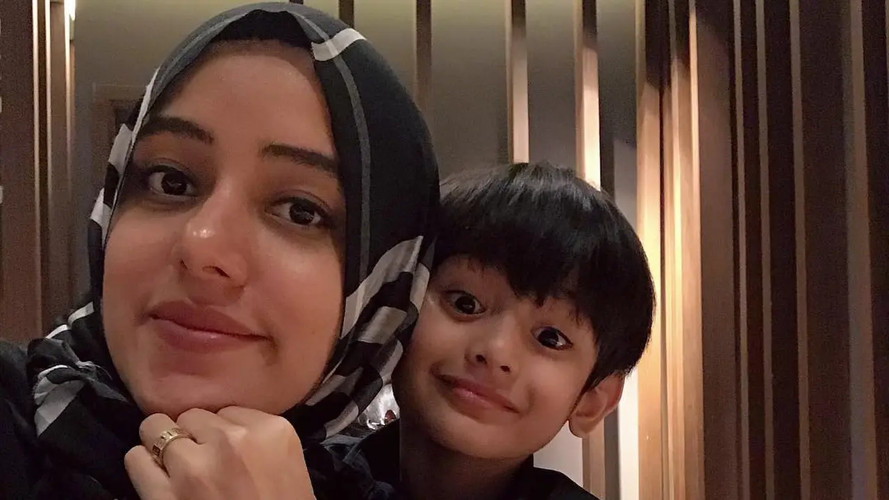6 Potret Kebersamaan King Faaz dan Ibundanya, Penuh Kasih Sayang