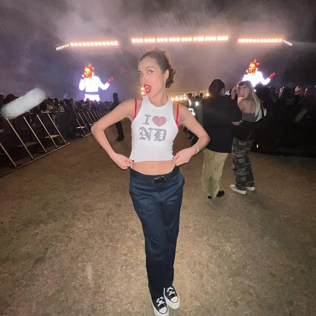 10 Adu Gaya Memukau Artis di Coachella 2024, dari Olivia Rodrigo, Paris Hilton, hingga Megan Fox