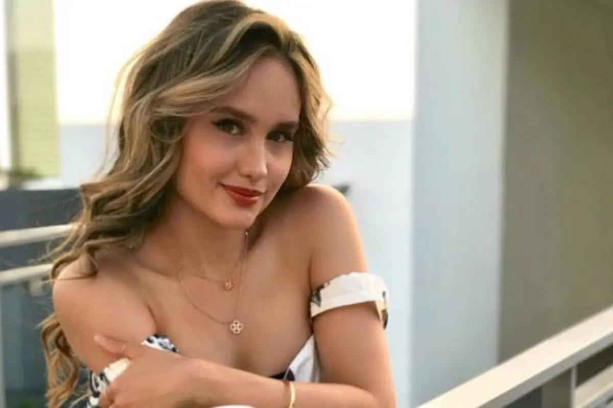 [Bintang] Cinta Laura