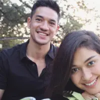 Siapa saja artis yang memilih untuk menetap dan tinggal di Bali?