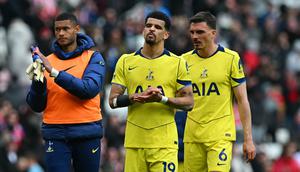 De Zerbi menekankan bahwa aspek mental menjadi fokus utama dalam pendekatan kepelatihannya. Ia berupaya mengembalikan kepercayaan diri pemain di tengah tekanan yang meningkat. (AFP/Andy Buchanan)