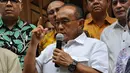 Ketua Umum Partai Golkar Aburizal Bakrie mengadakan jumpa pers usai makan siang bersama elit Golkar dikantornya, Jakarta, Senin (25/08/2014) (Liputan6.com/Miftahul Hayat)