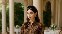 Inspirasi Model Tunik Batik Setelan Rok yang Simpel Tapi Mewah/AI