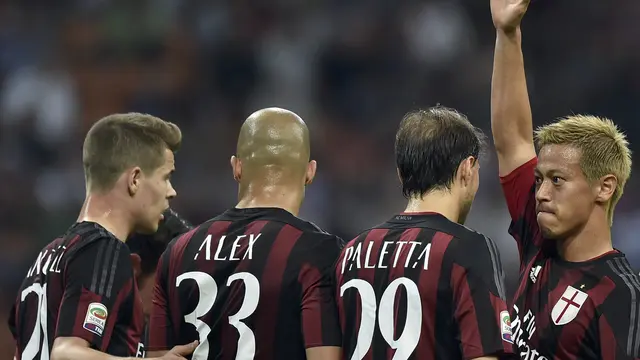 Kostum Baru AC Milan