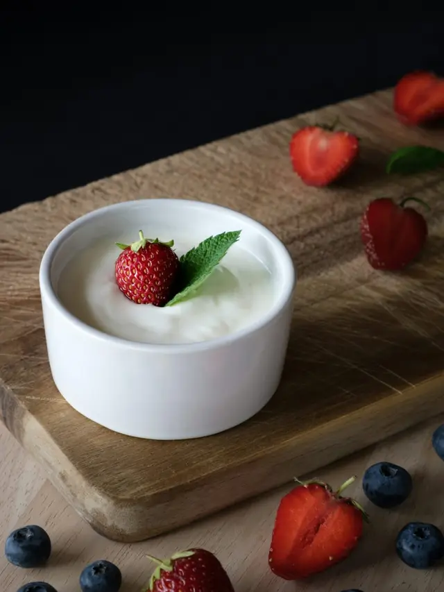 Plain yoghurt