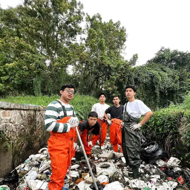 6 Potret Kebersamaan Pandawara Group, 5 Sekawan Peduli Kebersihan Sungai