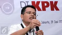 Jaksa Penuntut Umum KPK, Yudi Kristiana menjadi pembicara dalam diskusi media anti korupsi di Gedung KPK, Jakarta, Senin (29/6/2015). Diskusi anti korupsi itu mengusung tema ‘Membedah Penanganan Perkara di KPK’. (Liputan6.com/Helmi Afandi)